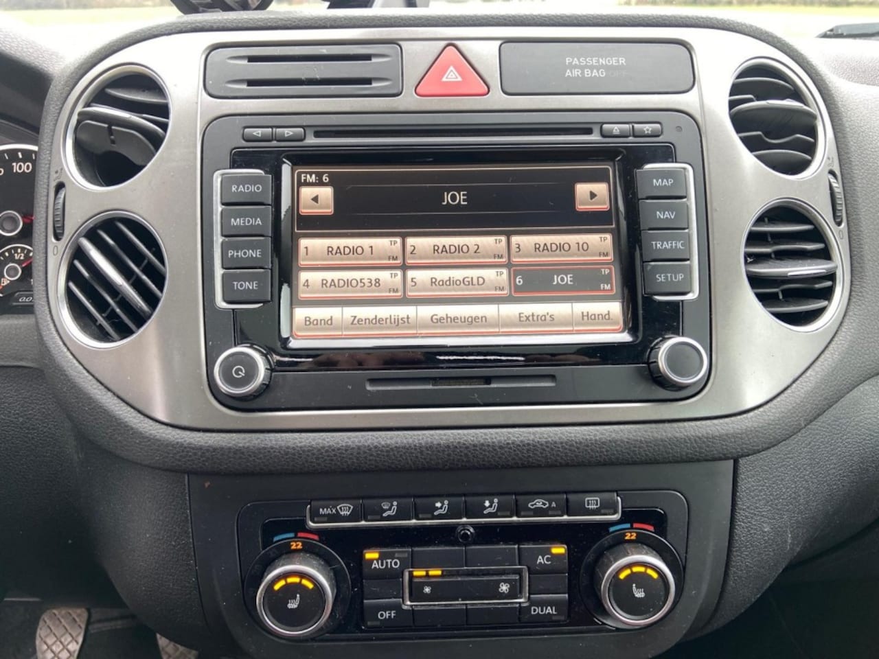 Volkswagen Tiguan - SPORTenSTYLE  Donkerbruin Leer   Panorama schuifkanteldak  Trekhaak