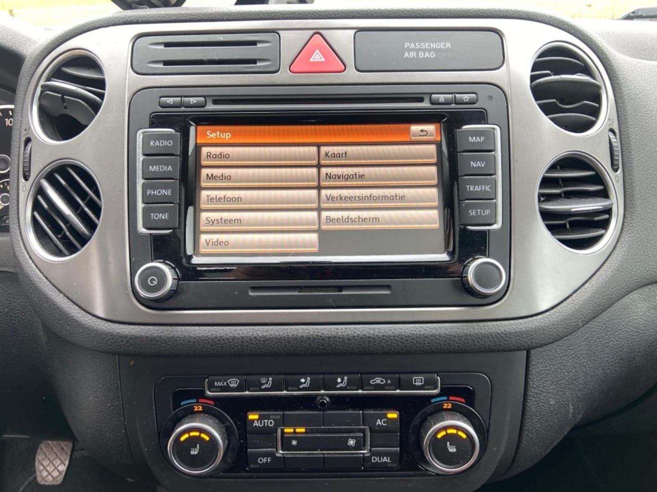 Volkswagen Tiguan - SPORTenSTYLE  Donkerbruin Leer   Panorama schuifkanteldak  Trekhaak