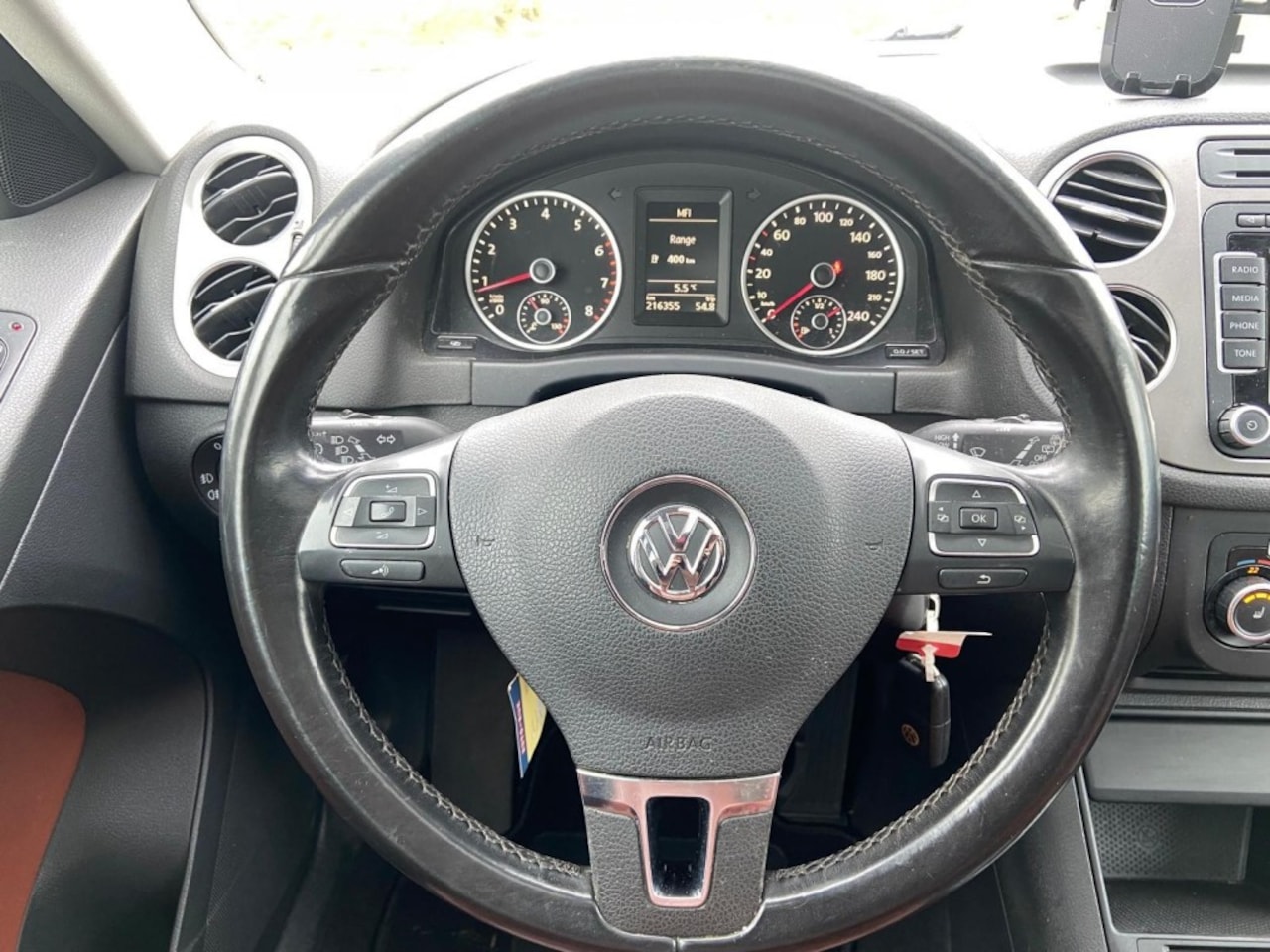Volkswagen Tiguan - SPORTenSTYLE  Donkerbruin Leer   Panorama schuifkanteldak  Trekhaak