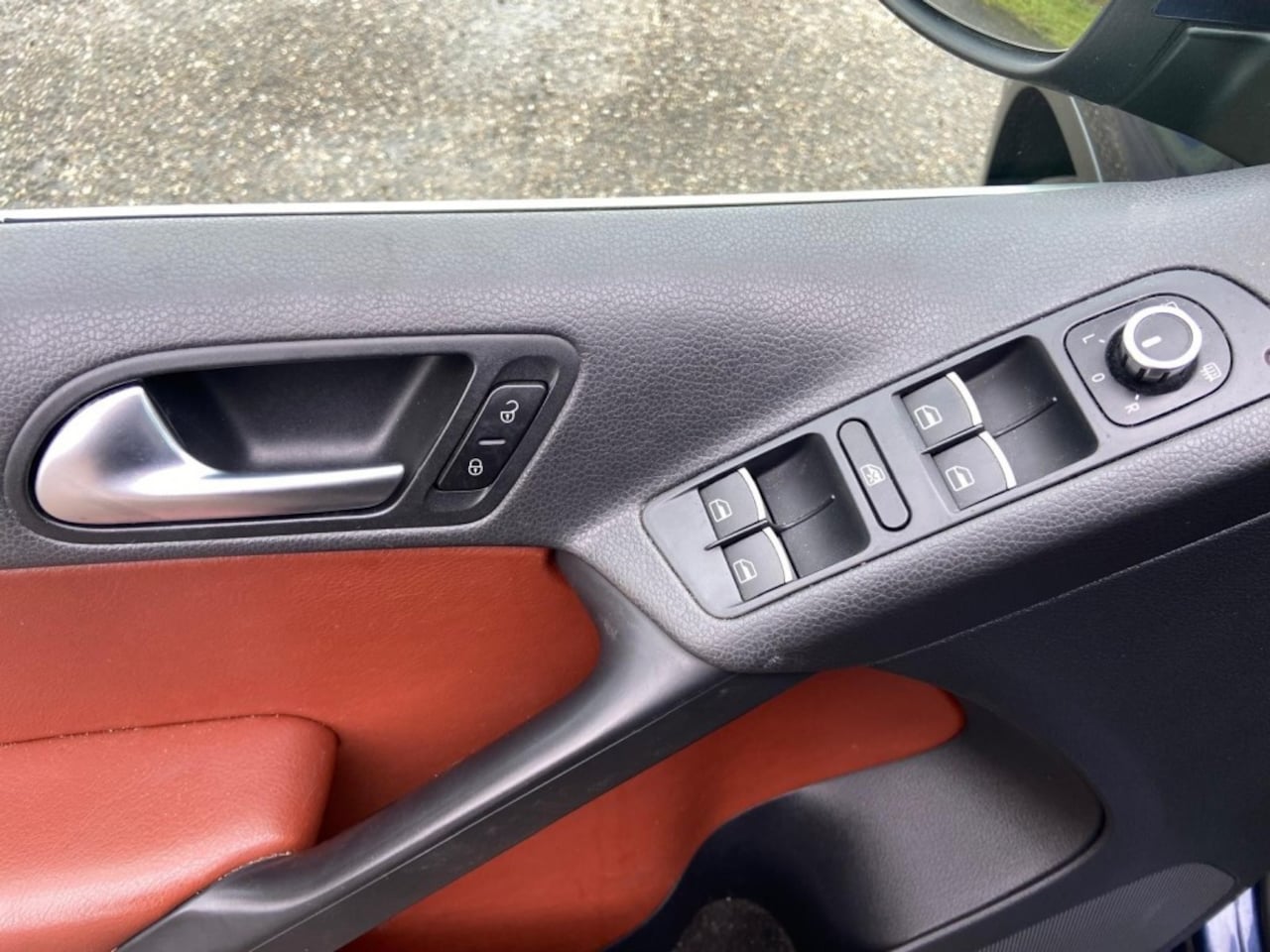 Volkswagen Tiguan - SPORTenSTYLE  Donkerbruin Leer   Panorama schuifkanteldak  Trekhaak