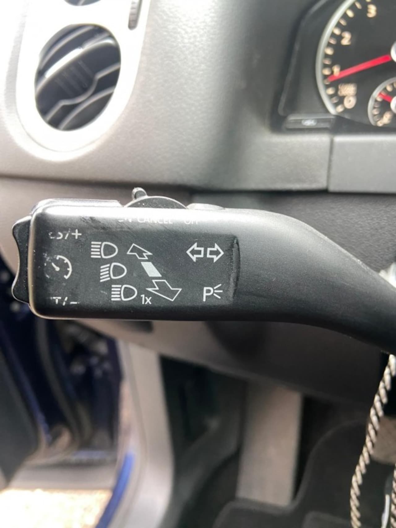 Volkswagen Tiguan - SPORTenSTYLE  Donkerbruin Leer   Panorama schuifkanteldak  Trekhaak