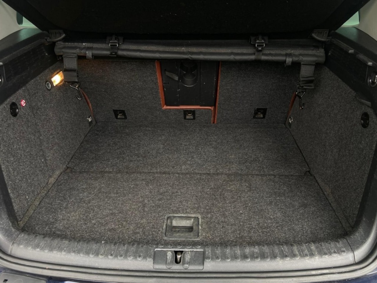 Volkswagen Tiguan - SPORTenSTYLE  Donkerbruin Leer   Panorama schuifkanteldak  Trekhaak