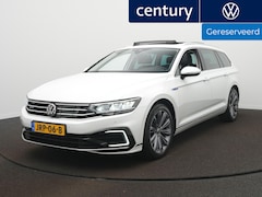 Volkswagen Passat Variant - 1.4 TSI PHEV GTE Business Navigatie - ACC - Stoelverwarming - Pano-dak - Camera - Leder