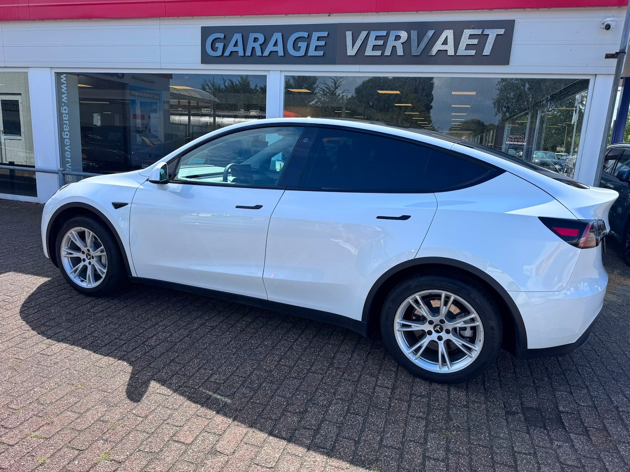 Tesla Model Y - Long Range AWD 75 kWh Long Range AWD 75 kWh - AutoWereld.nl