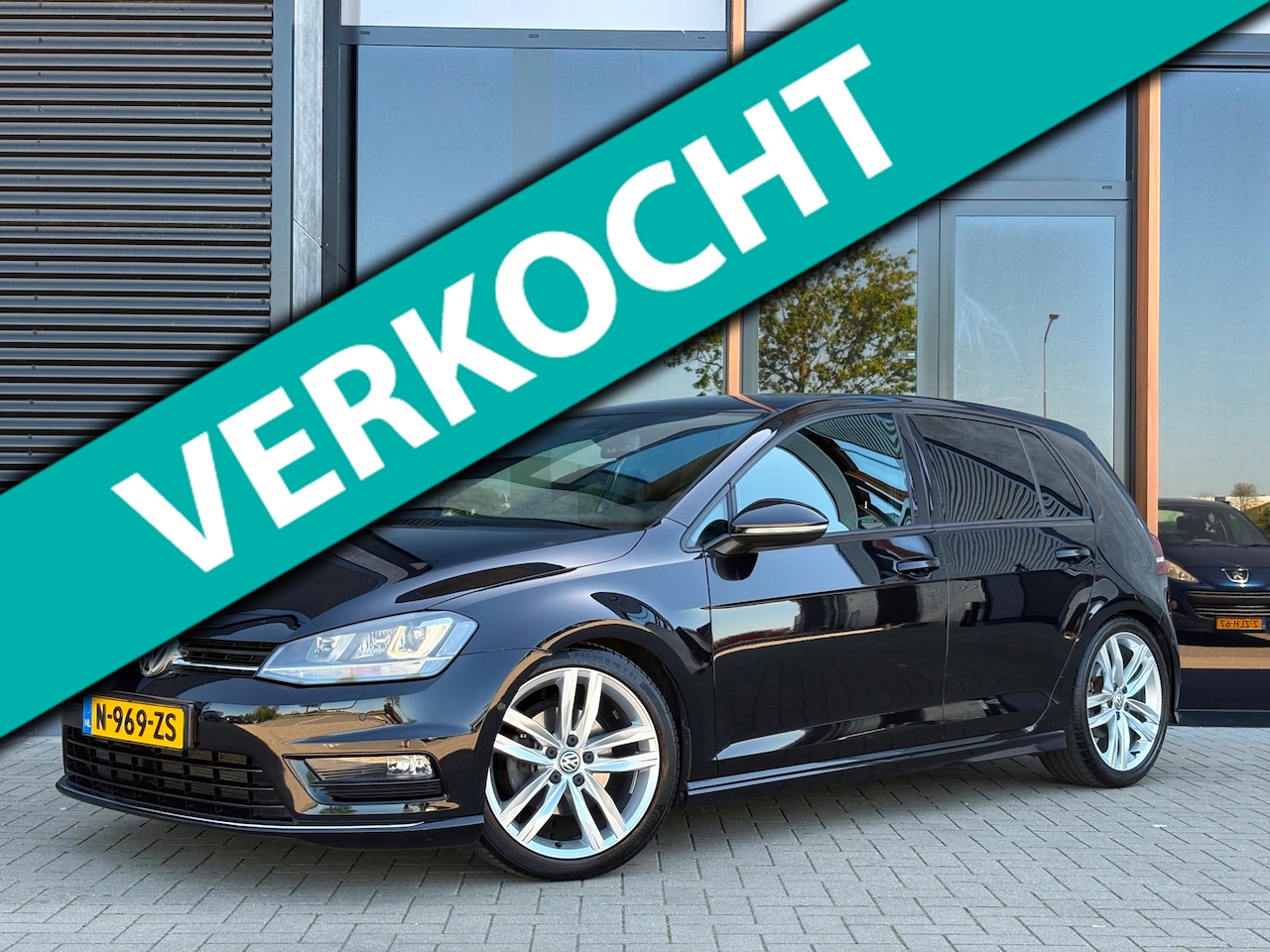 Volkswagen Golf - 1.4 TSI Highline RIJKLAAR PDC STOELVERWARMING R-LINE - AutoWereld.nl