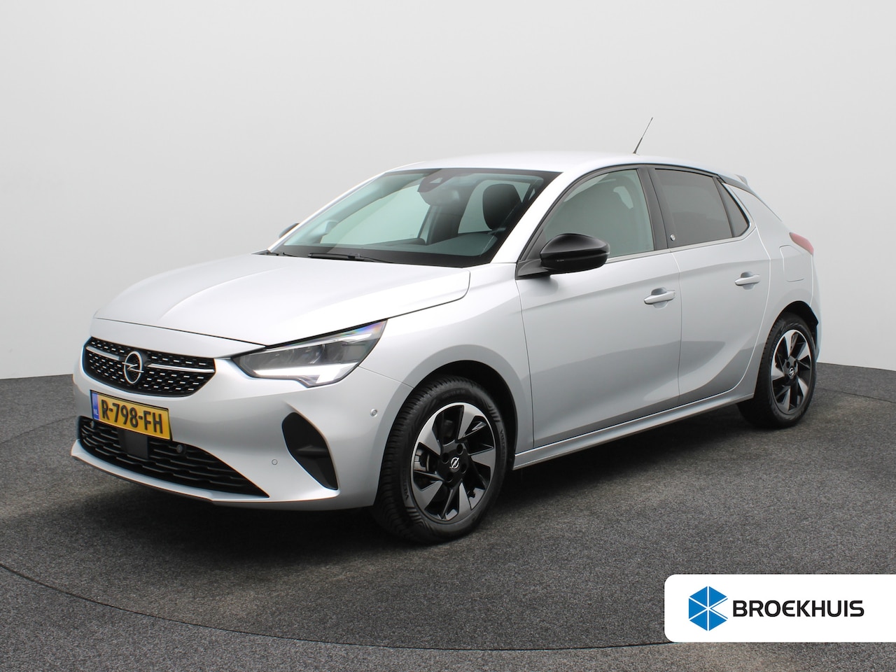 Opel Corsa-e - Elegance 50 kWh | Chroom delen exterieur | Cruise control | DAB ontvanger - AutoWereld.nl