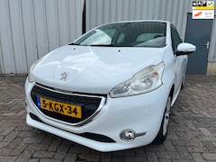 Peugeot 208 - 1.2 VTi Envy - Koppaking rookt wit - Schade