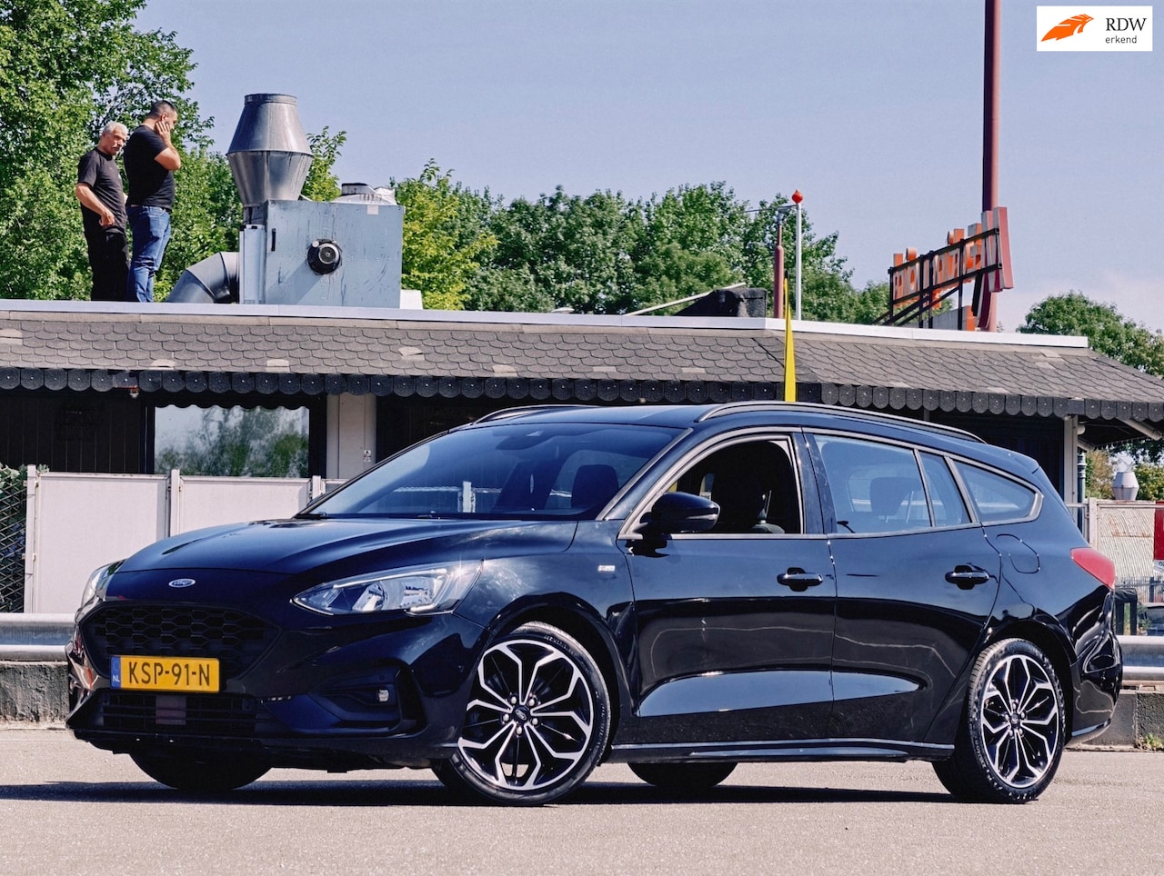 Ford Focus Wagon - 1.0 EcoBoost ST-LINE-NAVI-APPLE CARPLAY - AutoWereld.nl
