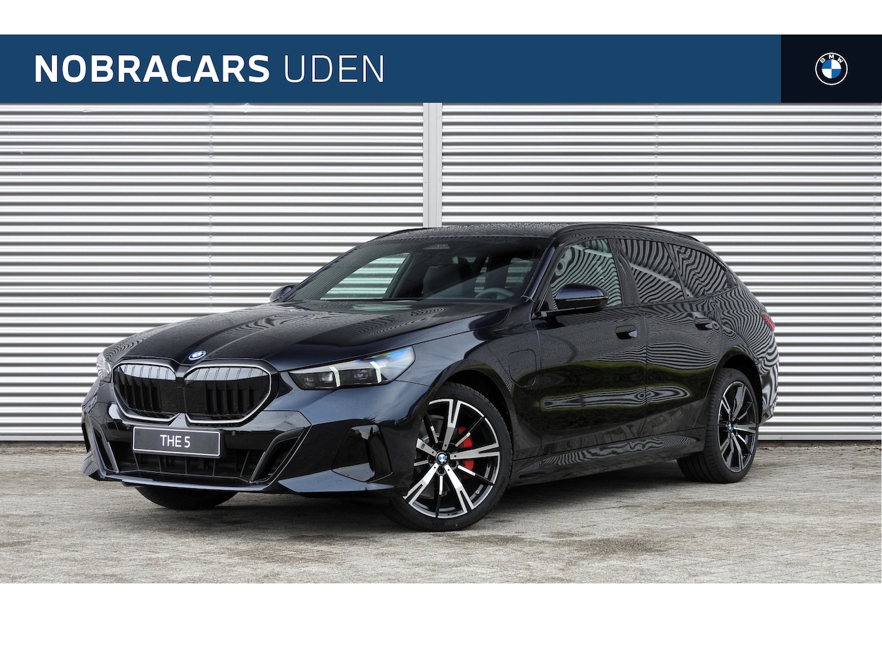 BMW 5-serie Touring - 530e M Sport Automaat / Panoramadak / Trekhaak / Comfortstoelen / Parking Assistant Plus / - AutoWereld.nl
