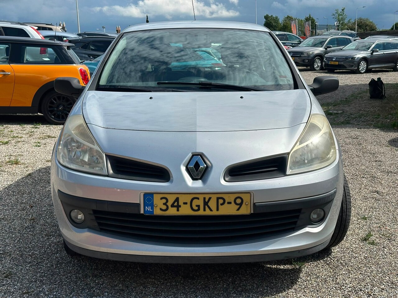 Renault Clio - 1.2-16V Special Line Airco Goed Rijdende Auto Nette Staat - AutoWereld.nl