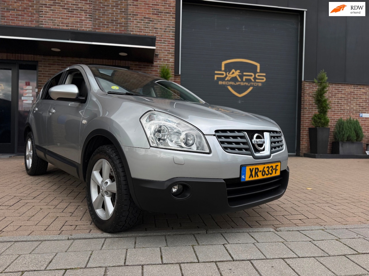 Nissan Qashqai - 2.0 141PK Tekna Premium 4WD 4X4 Panorama Dak Airco Cruise Navi Elk.Ramen Leder Trekhaak ke - AutoWereld.nl
