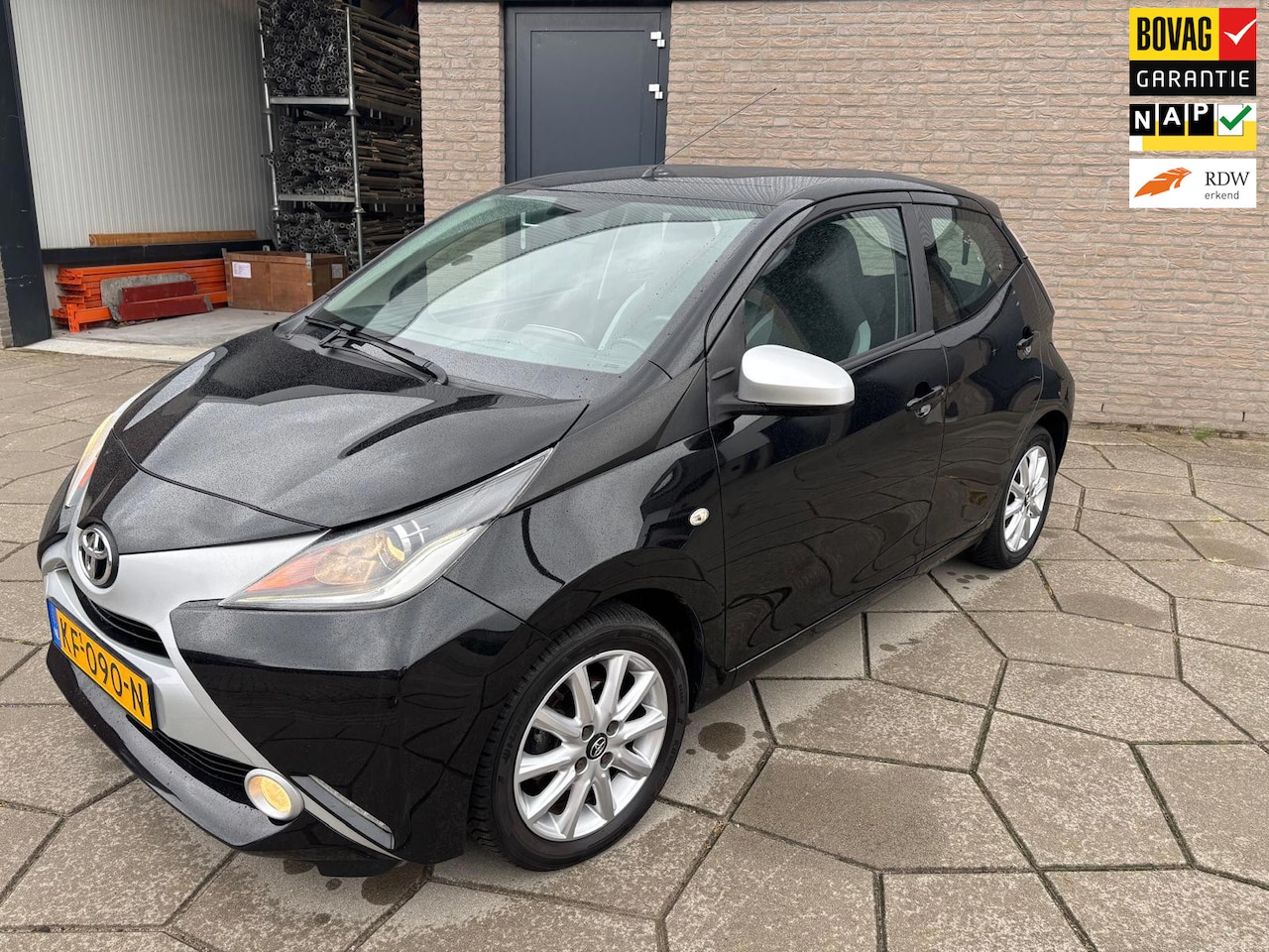 Toyota Aygo - 1.0 VVT-i x-play 1.0 VVT-i x-play - AutoWereld.nl