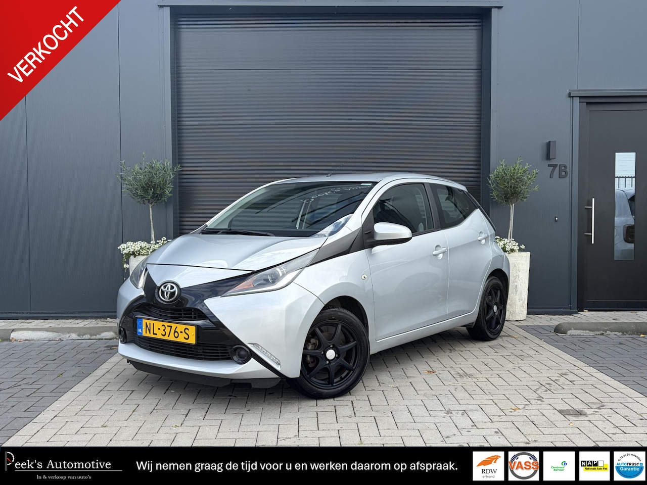 Toyota Aygo - 1.0 VVT-i x-cite | Automaat | Airco | Camera | Dealeronderhouden | Unieke tellerstand! | N - AutoWereld.nl