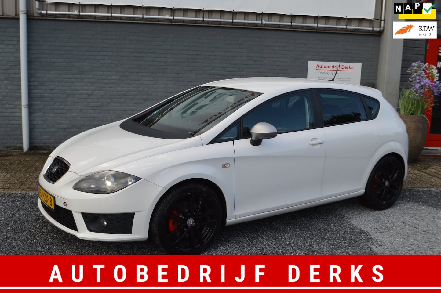SEAT Leon - 2.0 TFSI FR | Airco | Sport | Nwe Motor | 250 PK | Nette Staat - AutoWereld.nl
