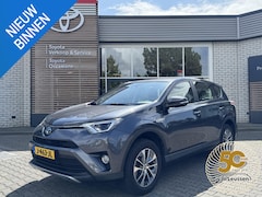 Toyota RAV4 - 2.5 Hybrid AWD ENERGY TREKHAAK 1650KG TREKGEW EL-ACHTERKLEP PARK-SENSOREN NAVI KEYLESS 17'
