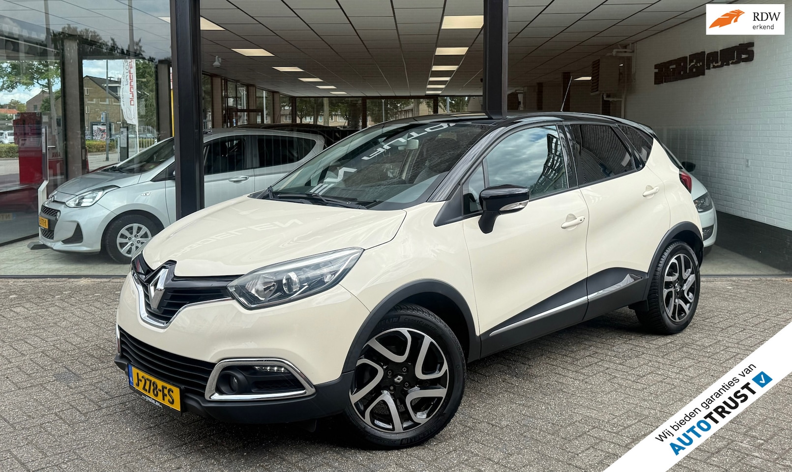 Renault Captur - 1.2 TCe AUTOMAAT | NAVI | CRUISE | CAMERA | KEYLESS - AutoWereld.nl