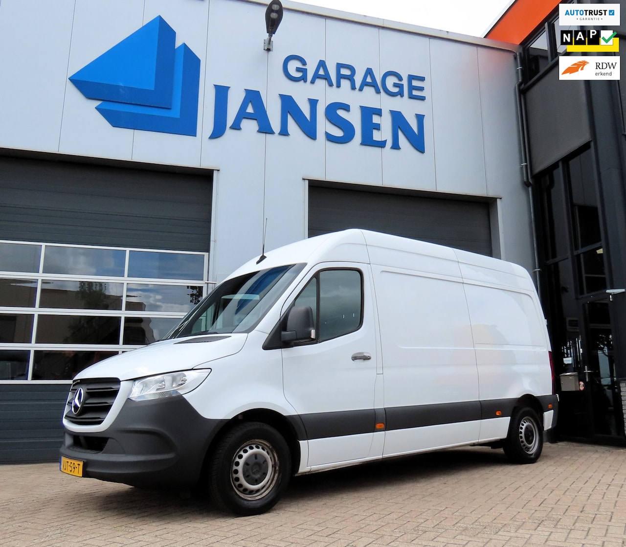 Mercedes-Benz Sprinter - 311 2.2 CDI L2H2 MBUX Cruise Automaat Fwd Inrichting - AutoWereld.nl