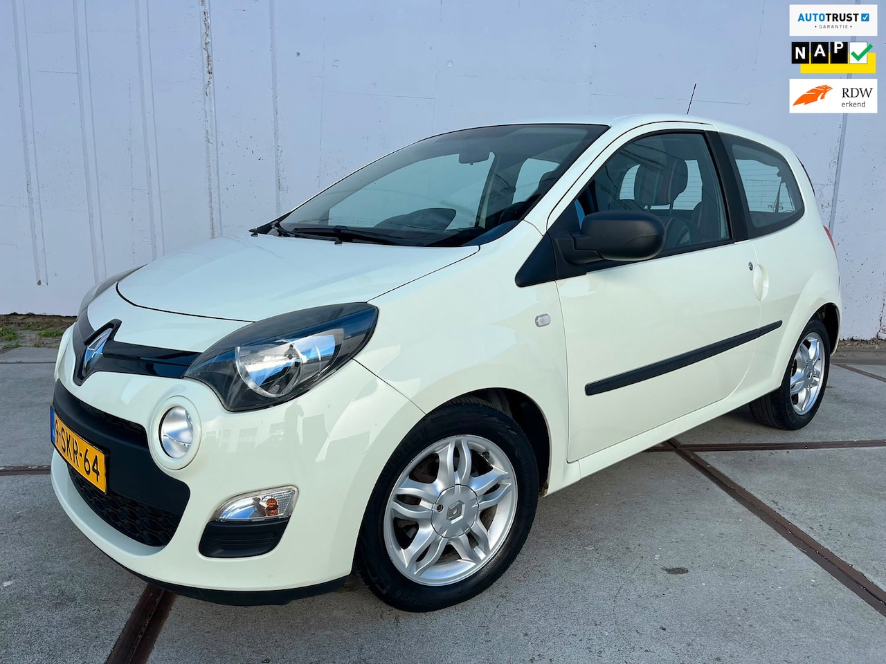 Renault Twingo - 1.2 16V Parisienne Airco | bluetooth muziek en telefonie | Lm velgen | Orig.NL-auto | NAP - AutoWereld.nl