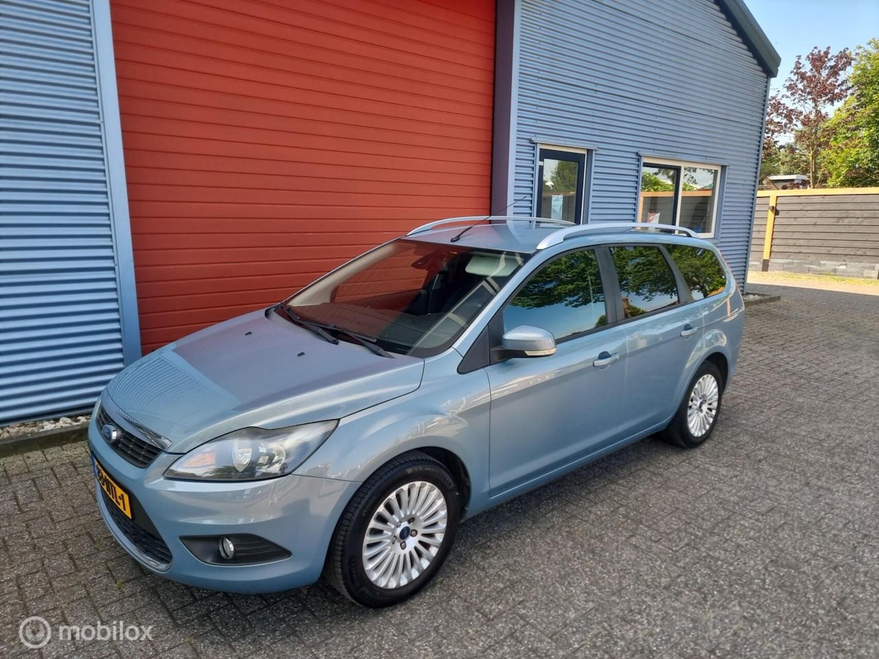 Ford Focus Wagon - 1.6 Trend. Navi, Cruise, ECC, PDC, Trekhaak - AutoWereld.nl