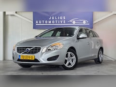 Volvo V60 - 1.6 T3 Momentum Volledig Onderhouden Trekhaak Leer Nieuwe APK Garantie