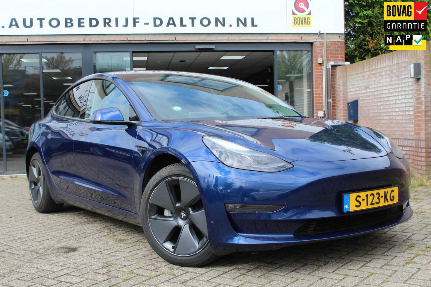 Tesla Model 3 - Long Range AWD 75 kWh SOH 93,1 % WARMTEPOMP / TREKHAAK - AutoWereld.nl
