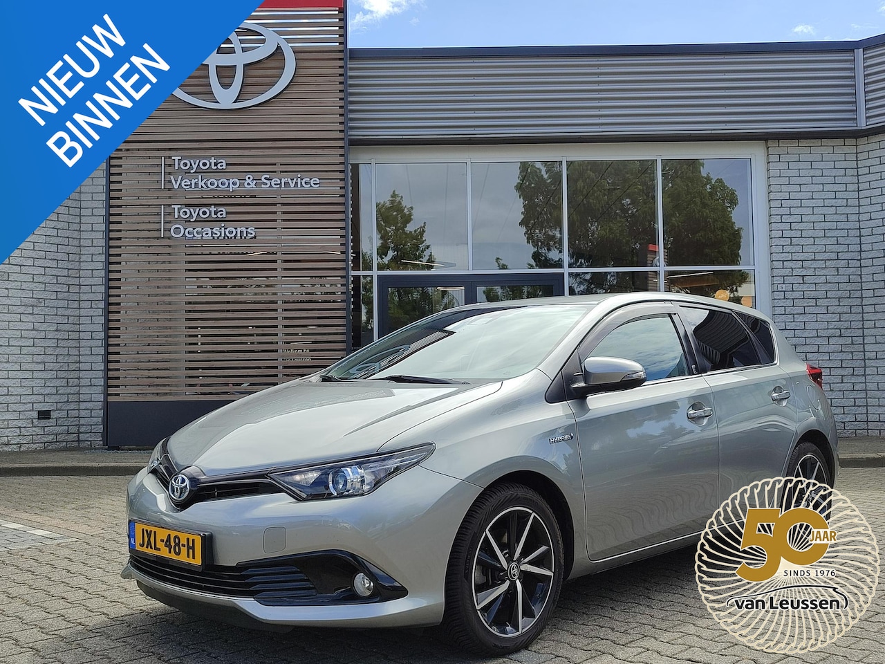 Toyota Auris - 1.8 Hybrid DYNAMIC ULTIMATE STOELVERW KEYLESS 17'' LM-VELGEN 4S-BANDEN NAVI CLIMATE CONTRO - AutoWereld.nl