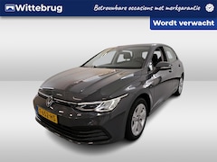 Volkswagen Golf - 1.0 eTSI Life / AUTOMAAT/ CRUISE/ PARKEER SENSOREN V+A/ CAMERA/ DIGITAL DASH/ NAVI/ CLIMA