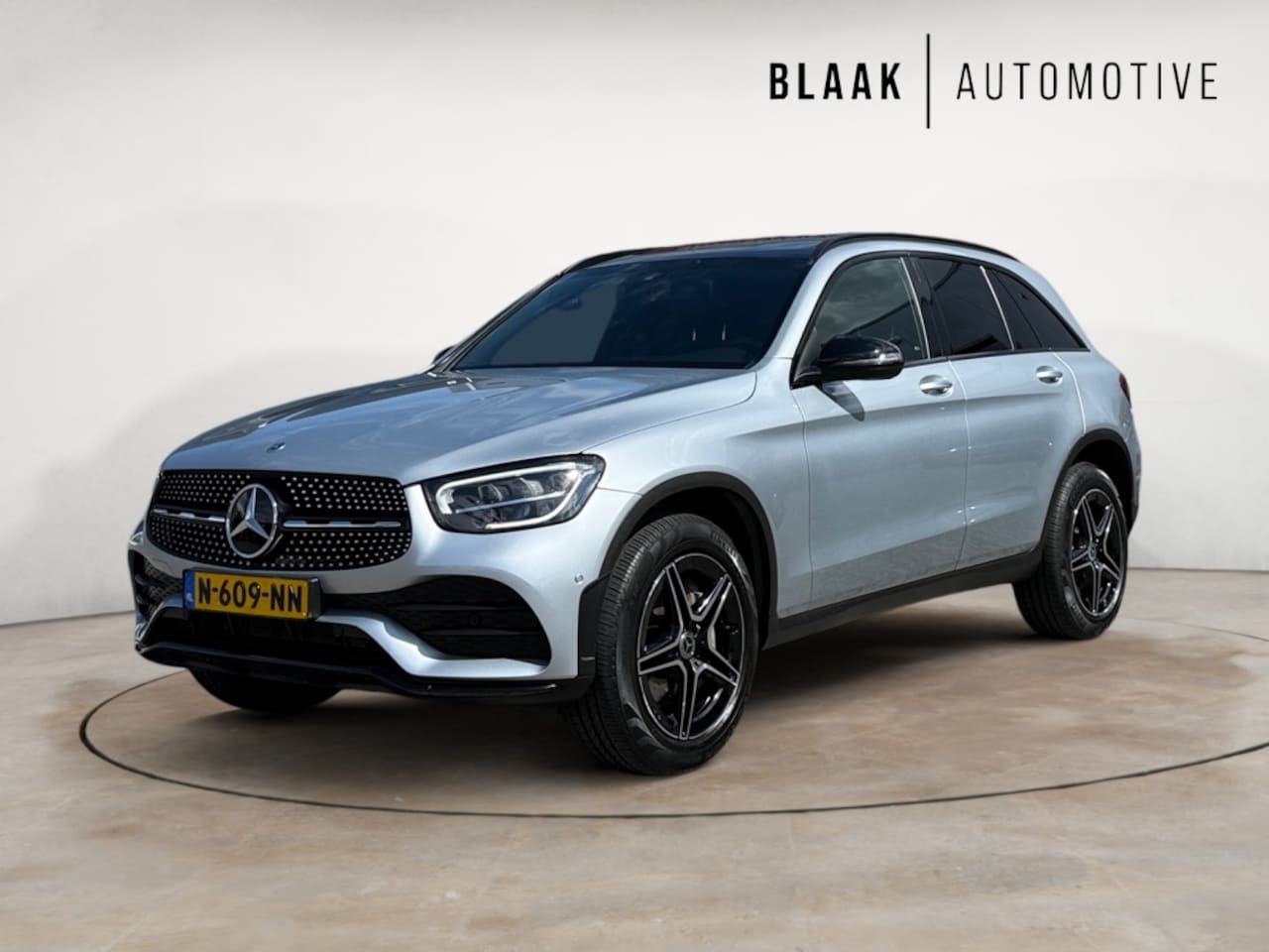 Mercedes-Benz GLC-klasse - 300e 4M Bns Sol. AMG | panoramadak | BTW-auto | NL-auto - AutoWereld.nl