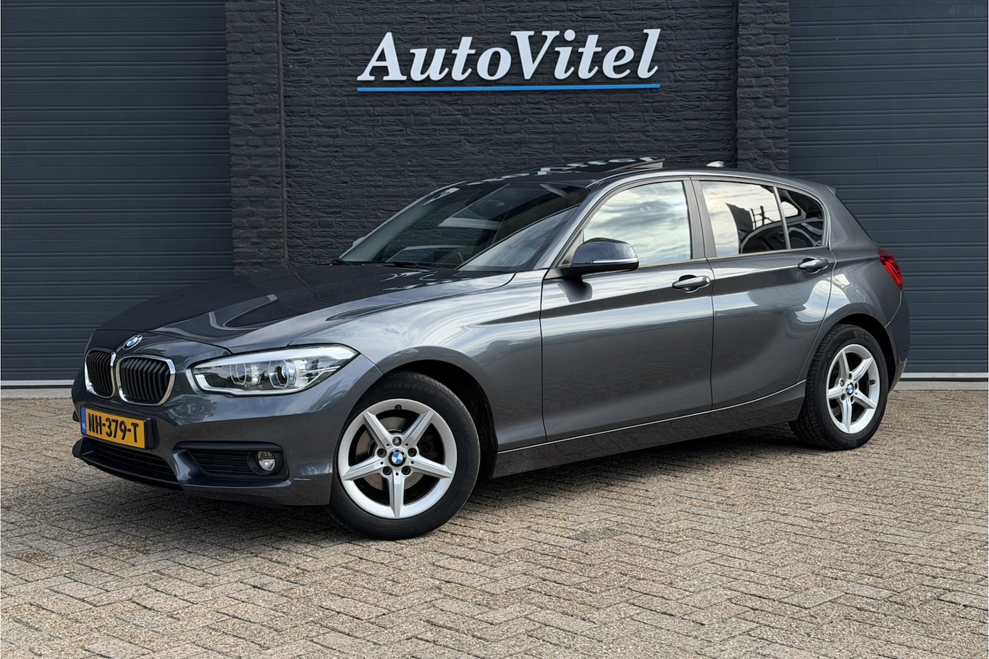 BMW 1-serie - 118i Centennial Executive | Panodak | PDC | LED - AutoWereld.nl