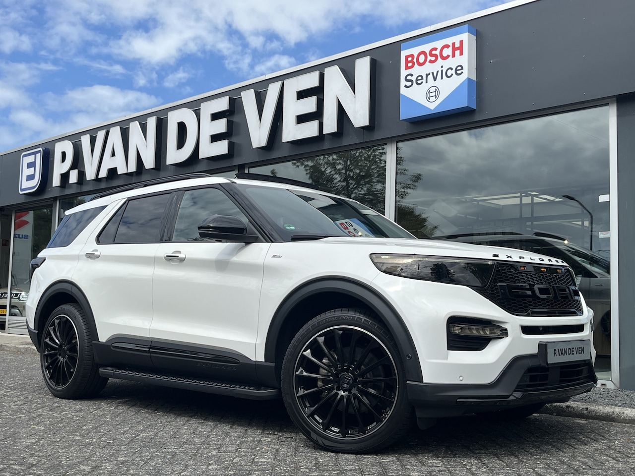 Ford Explorer - 3.0 V6 EcoBoost PHEV ST-Line X Raptor 457pk/336kW Automaat | Full Options | Afn. trekhaak - AutoWereld.nl