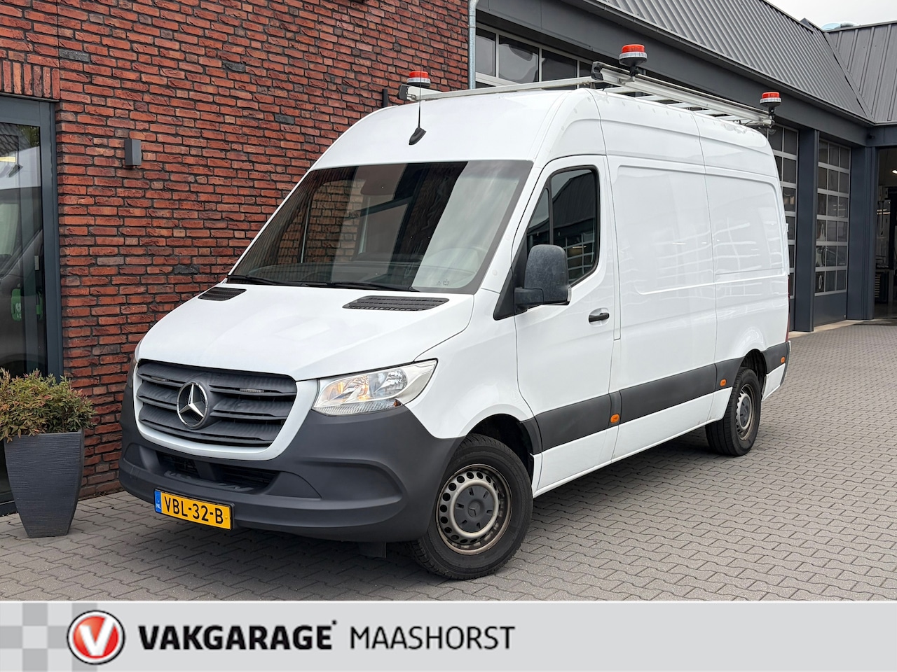 Mercedes-Benz Sprinter - 516 2.2 CDI L2H2 DC EURO VI-D 3500Kg Trek. AchteruitrijCam./Imperial/Inbouwkasten/Airco/Ap - AutoWereld.nl