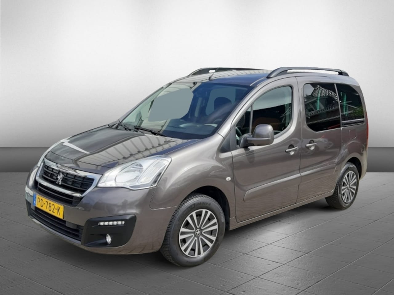 Peugeot Partner Tepee - 1.2 PureTech Active Trekhaak/Cruise-control/Camera - AutoWereld.nl