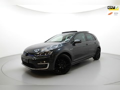 Volkswagen Golf - 1.4 TSI GTE WEINIG KM PANO CARPLAY NAP