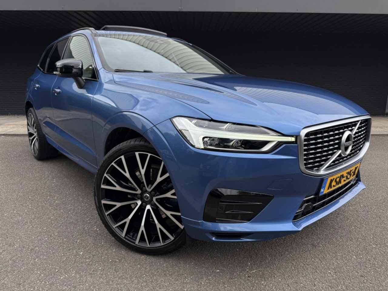Volvo XC60 - 2.0 T4 R-Design - Liefhebbersauto! - - AutoWereld.nl