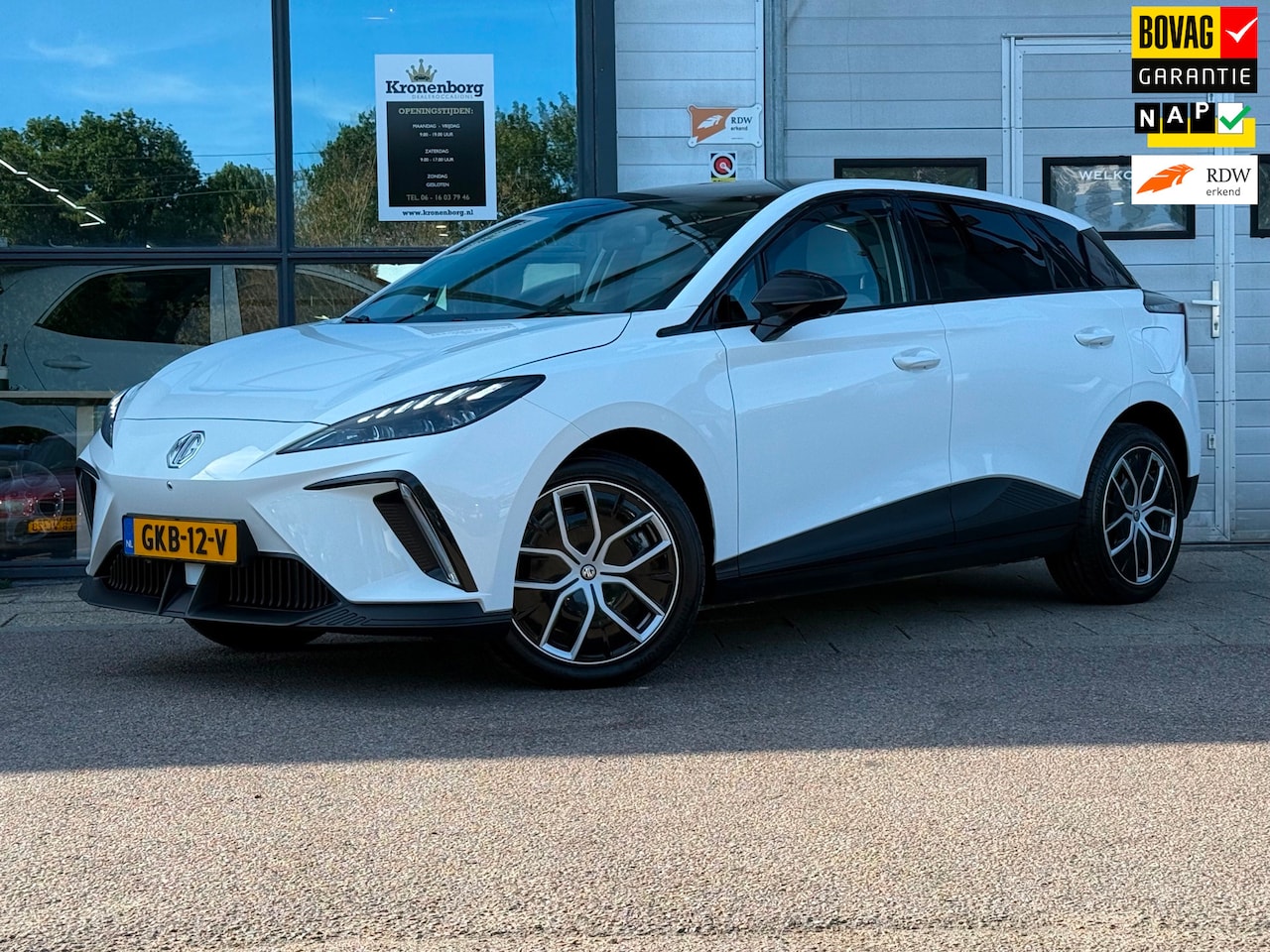 MG MG4 Electric - Trophy Extended Range 77 kWh| CARPLAY| NAVI| NAP - AutoWereld.nl