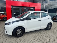 Toyota Aygo - 1.0 VVT-i x-now