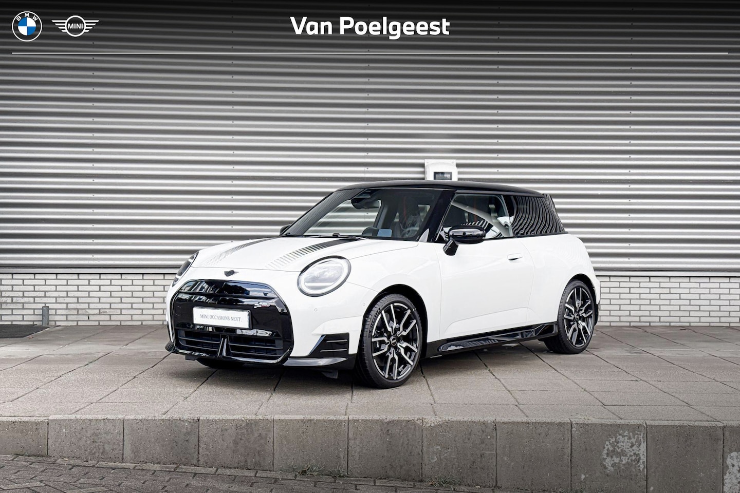 MINI Electric - Cooper 3-deurs Cooper SE | John Cooper Works uitvoering | Pakket M | 18" JCW Lap Spoke 2-t - AutoWereld.nl