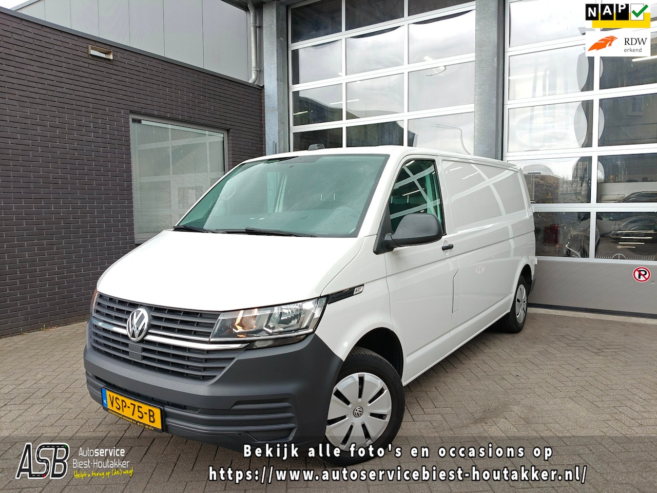 Volkswagen Transporter - 2.0 TDI L2H3 28 | Carplay | Navigatie | Cruise | Airco | Parkeersensoren Achter | Nette st - AutoWereld.nl