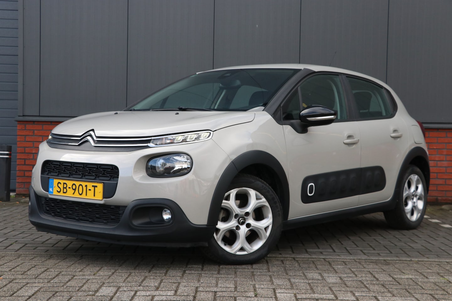 Citroën C3 - 1.2 PureTech S&S Feel Automaat | carplay | airco | navi | - AutoWereld.nl