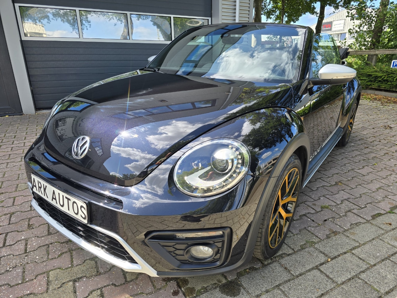 Volkswagen Beetle Cabriolet - 1.4 TSI Dune LEDER NIEUWSTAAT - AutoWereld.nl