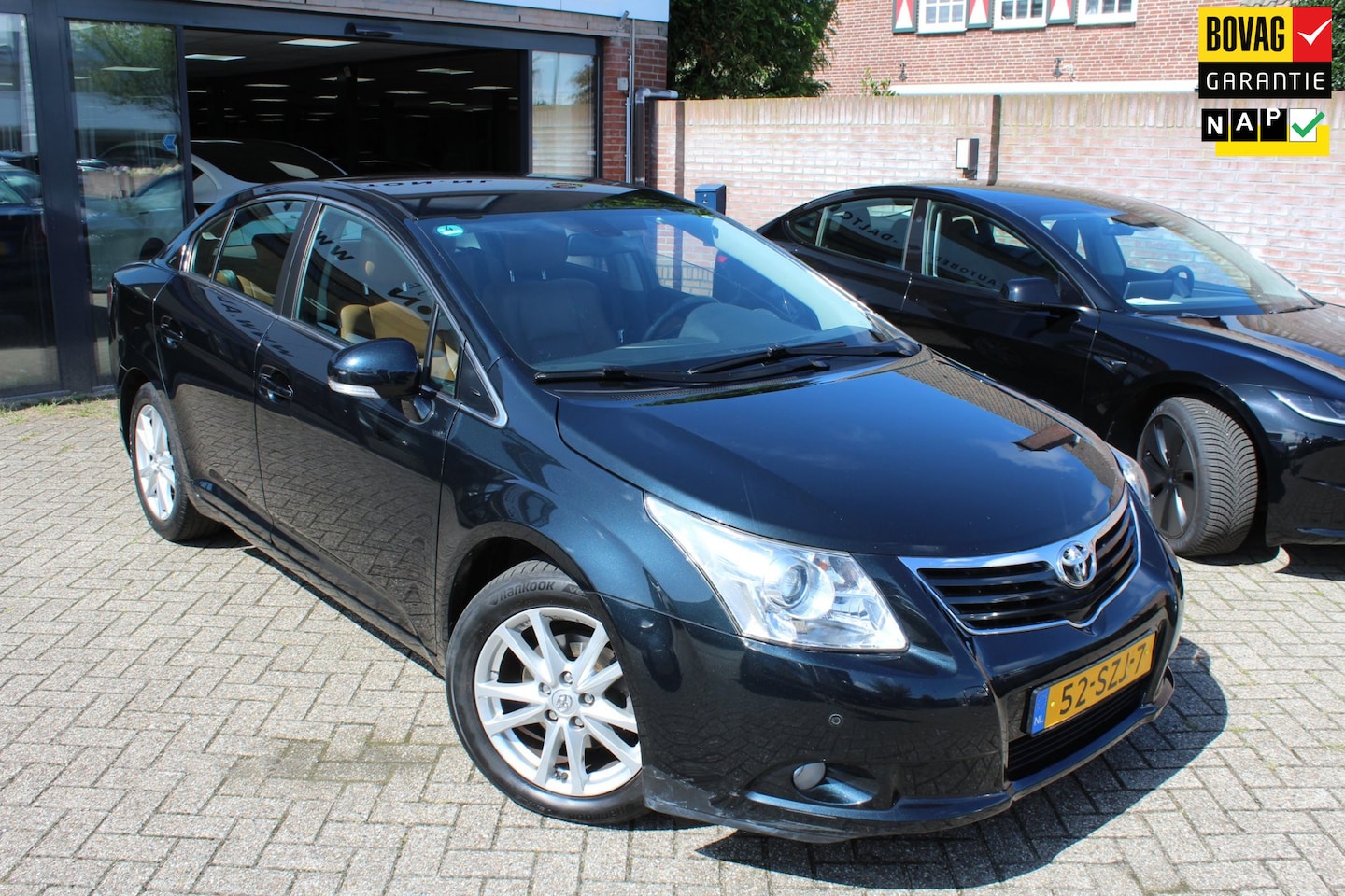 Toyota Avensis - 1.8 VVTi Business AUTOMAAT / LEER / TREKHAAK / 1 EIG. - AutoWereld.nl