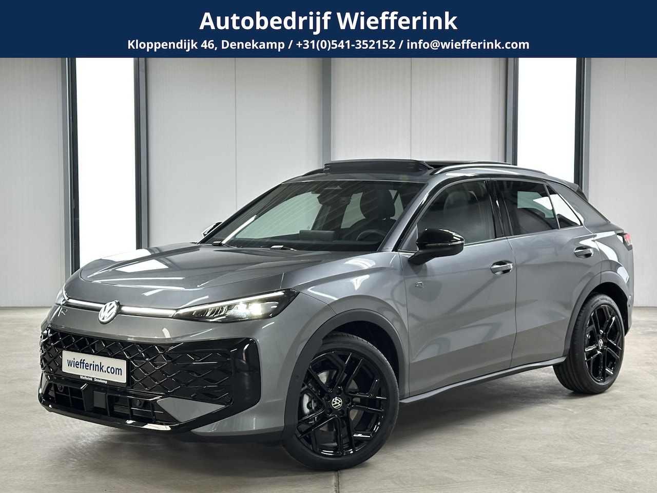 Volkswagen T-Roc - 1.5 eTsi R-Line First Edition | Trekhaak | Pano | Black-style | Licht-pakket (IQ.Light) - AutoWereld.nl