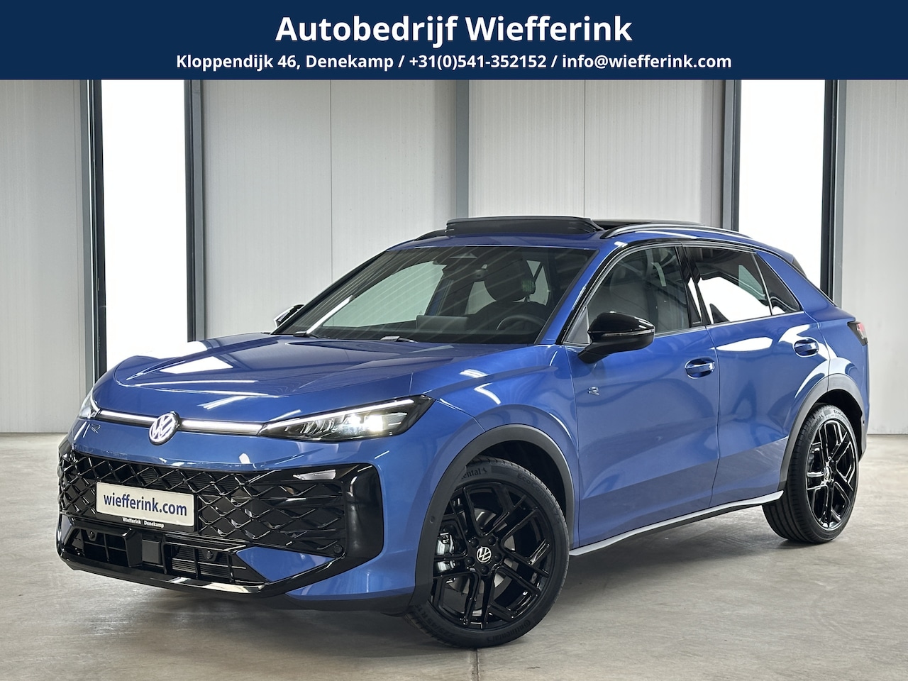 Volkswagen T-Roc - 1.5 eTsi R-Line First Edition | Trekhaak | Pano | Black-style | Licht-pakket (IQ.Light) - AutoWereld.nl