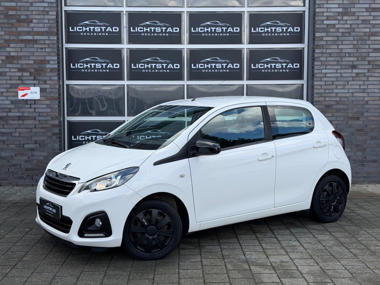 Peugeot 108 - 1.0 e-VTi SPORTIEF AIRCO NIEUWE APK ONDERHOUDBOEKJES - AutoWereld.nl