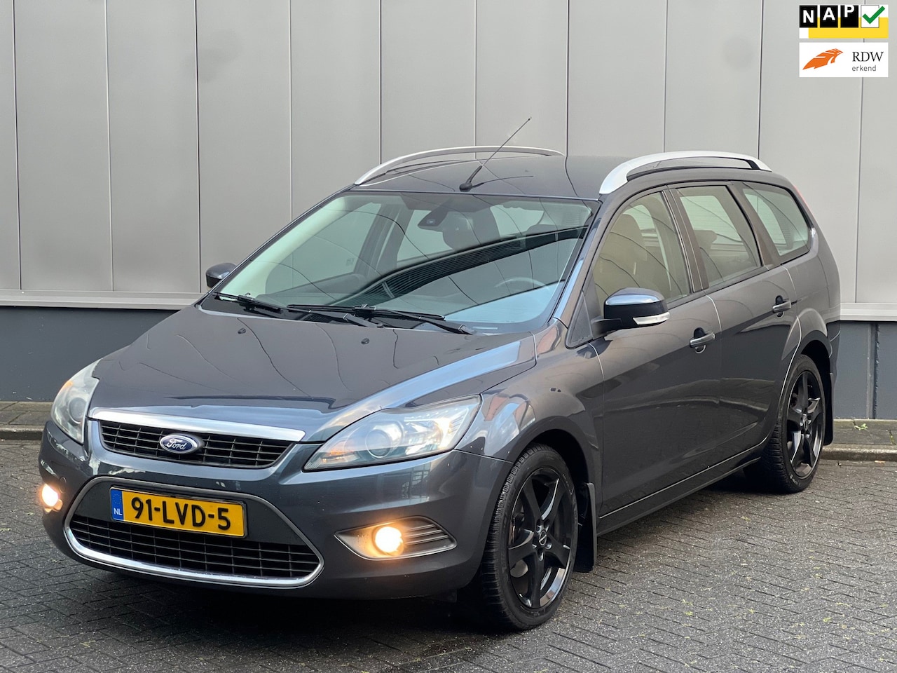 Ford Focus Wagon - 1.8 Limited Airco NAP Cruise Trekhaak - AutoWereld.nl