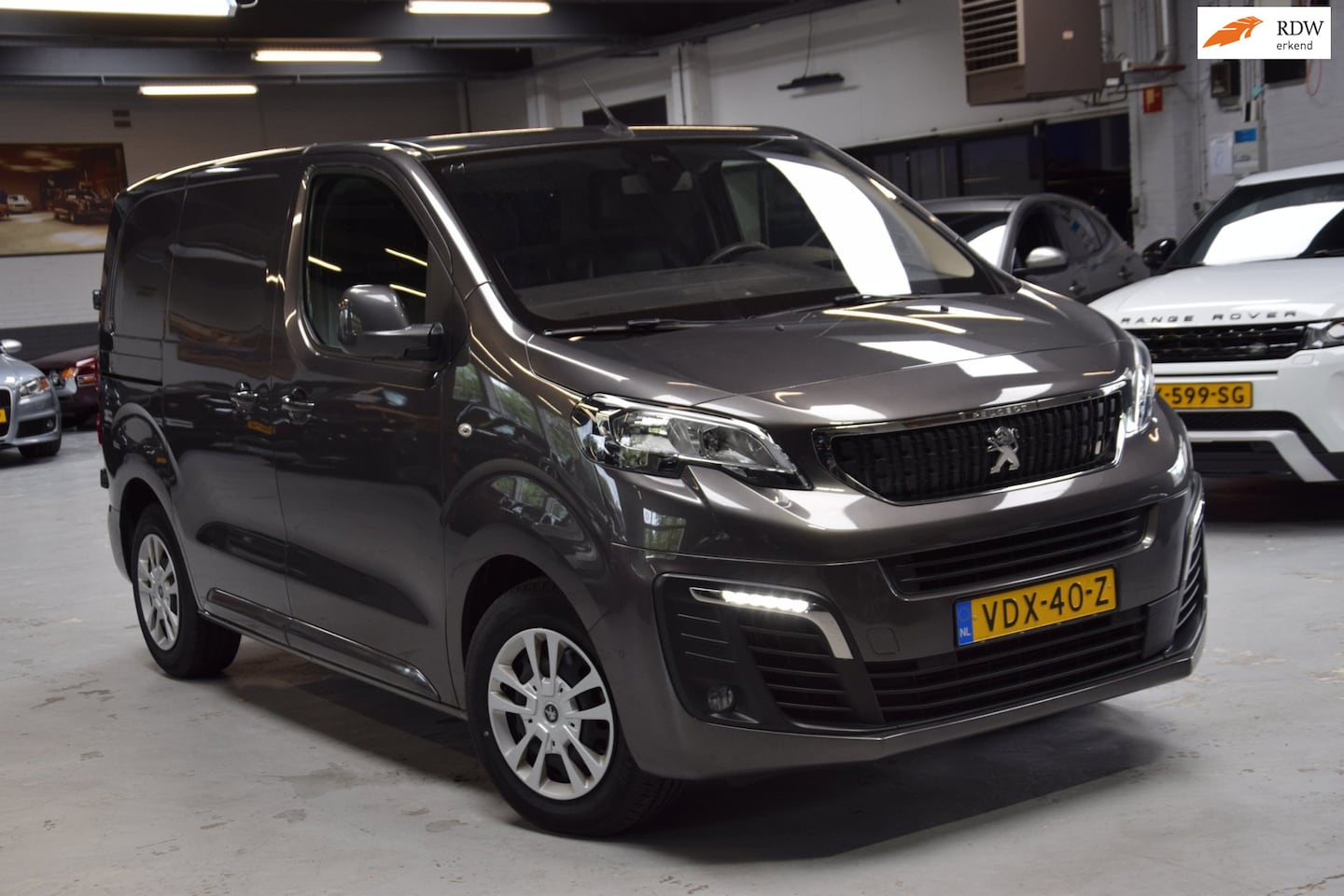 Peugeot Expert - 2.0 BlueHDI 180 Compact Urban Aut.|ACC|Camera|180PK - AutoWereld.nl