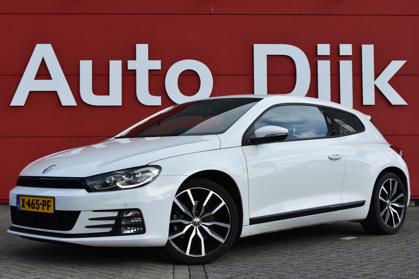Volkswagen Scirocco - 2.0 TSI Facelift LED/Bi-Xenon | Carplay | Camera | Navi | Clima | Cruise | PDC V+A | 18" L - AutoWereld.nl