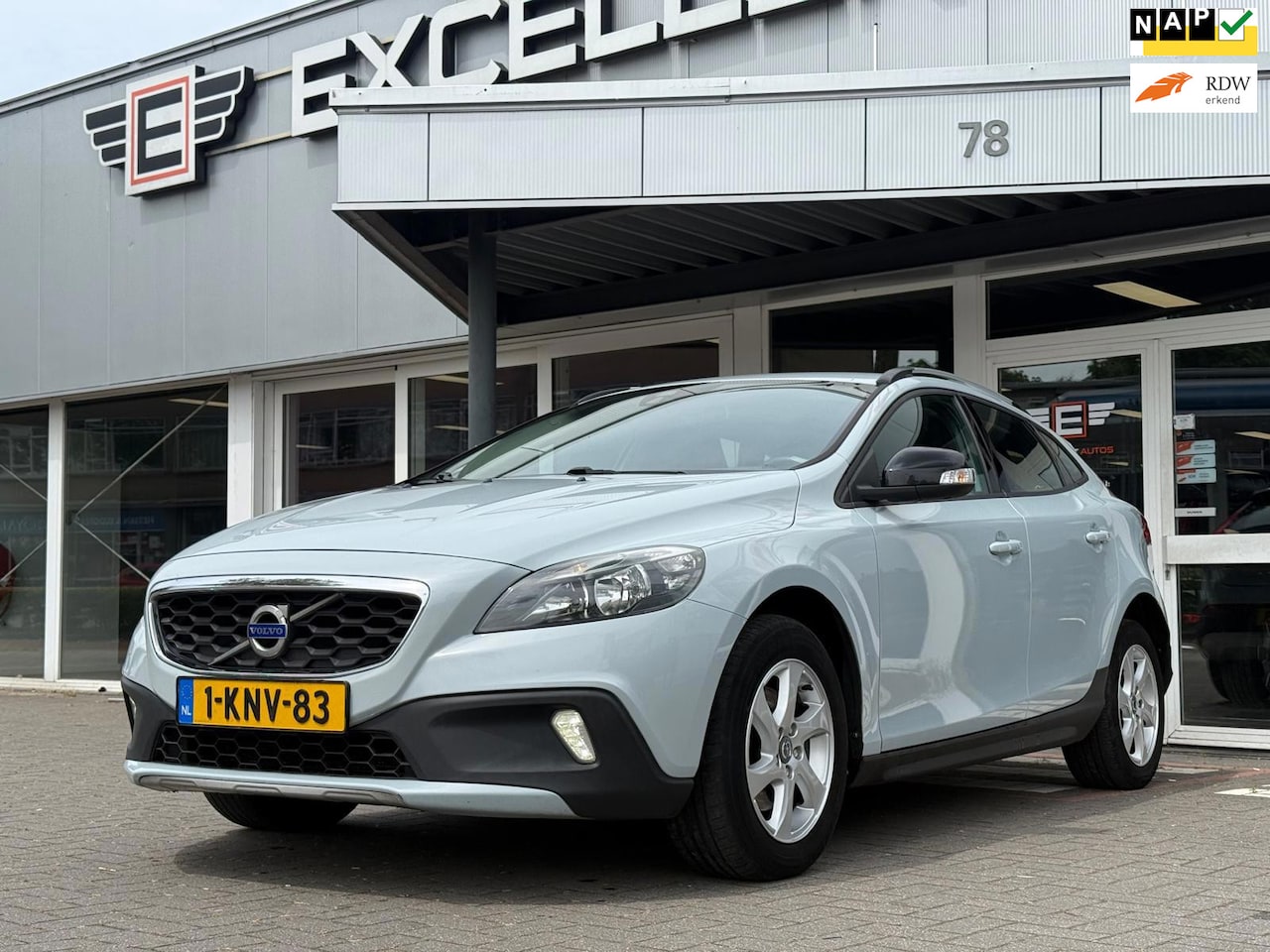 Volvo V40 Cross Country - 1.6 D2 Kinetic - Navigatie - AutoWereld.nl