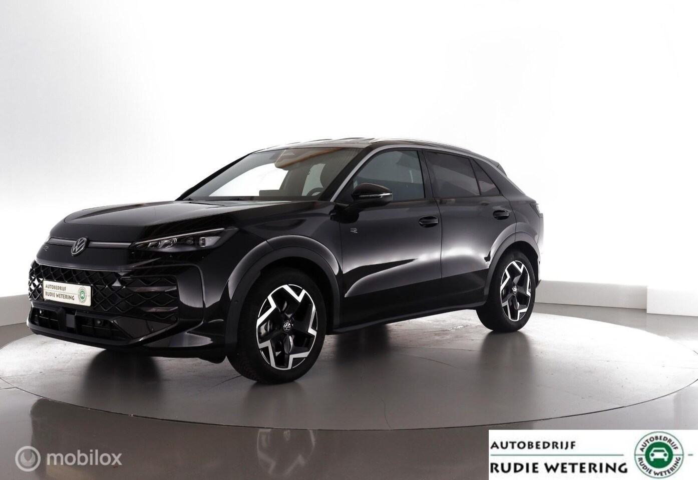 Volkswagen T-Roc - 1.5 eTsi 150PK R-Line First Edition trekhaak|1/2leer|stoelverw.|nav|IQ-led|lmv18 - AutoWereld.nl
