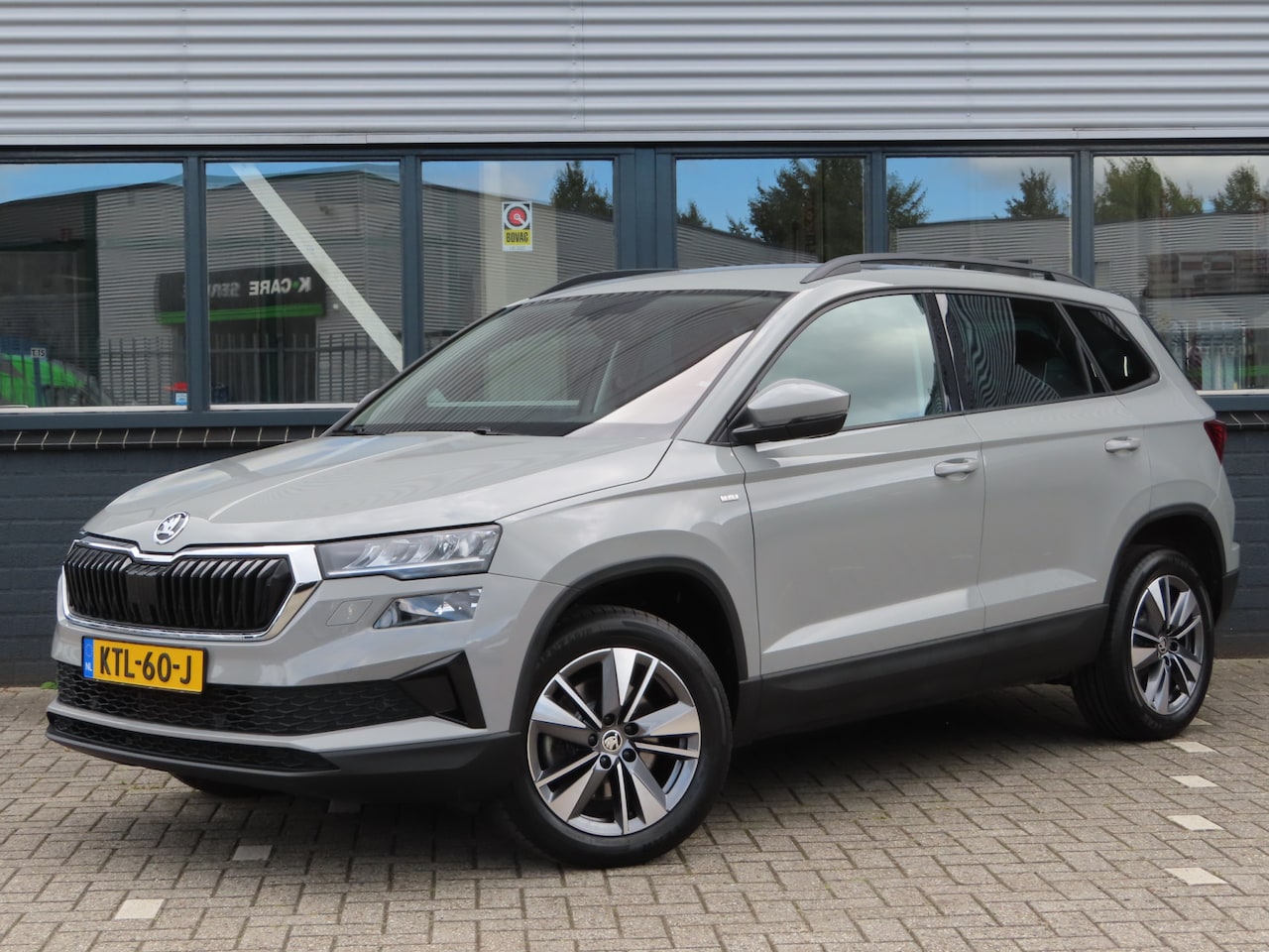 Skoda Karoq - 1.5 TSI ACT Business Edition Plus DSG | trekhaak wegklapbaar | verwarmbare voorruit | verw - AutoWereld.nl